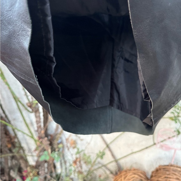 Leather mini skirt - Picture 8 of 16